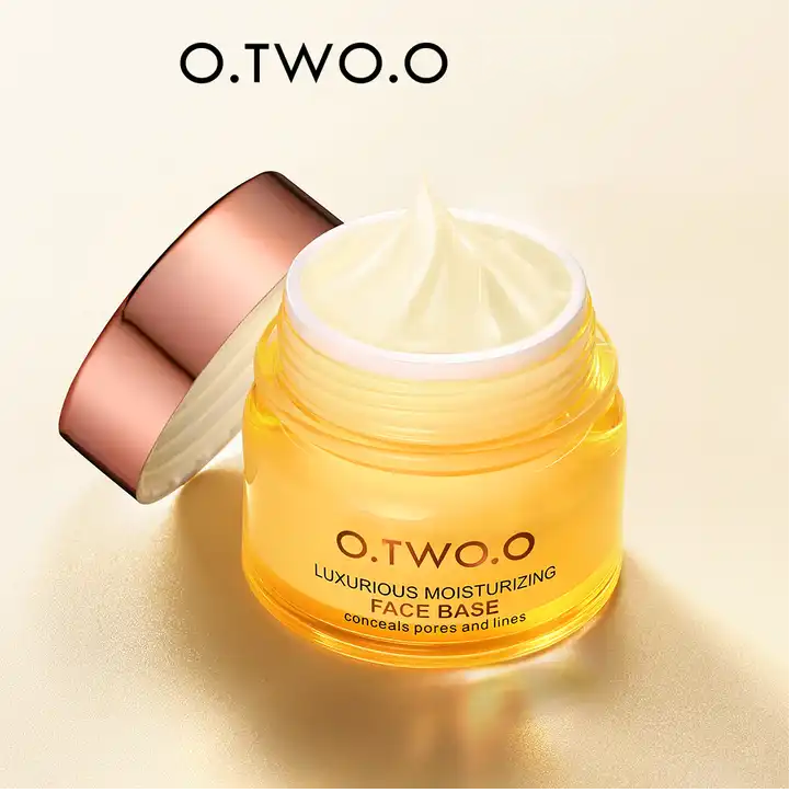 O.TWO.O LUXURIOUS MOISTURIZING FACE BASE