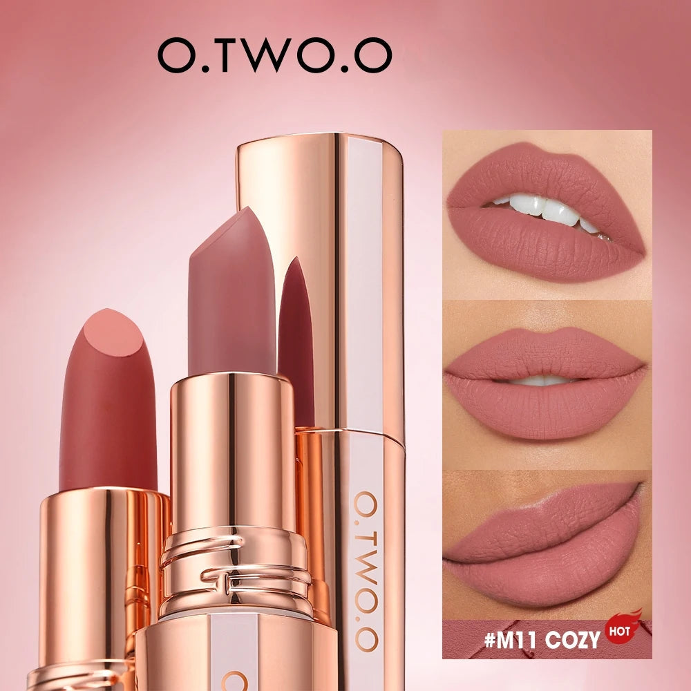 O.TWO.O MISTY KISS LOCK COLOUR MATTE LIPSTICK