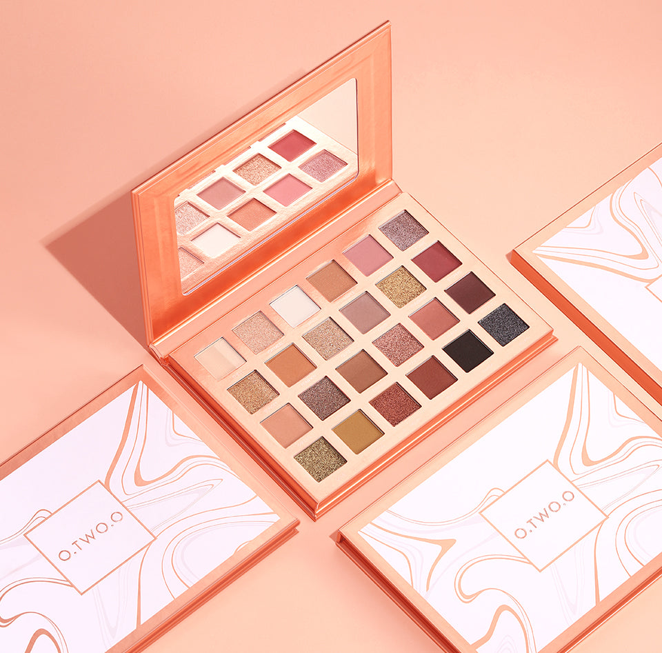 O.TWO.O AURORA DAWN EYESHADOW PALETTE