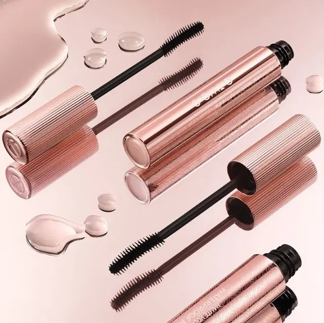 O.TWO.O HAUTE ULTRA THICK AND CURLING MASCARA