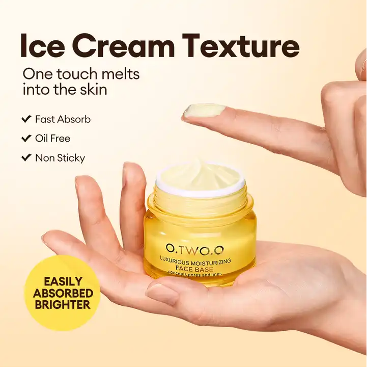 O.TWO.O LUXURIOUS MOISTURIZING FACE BASE