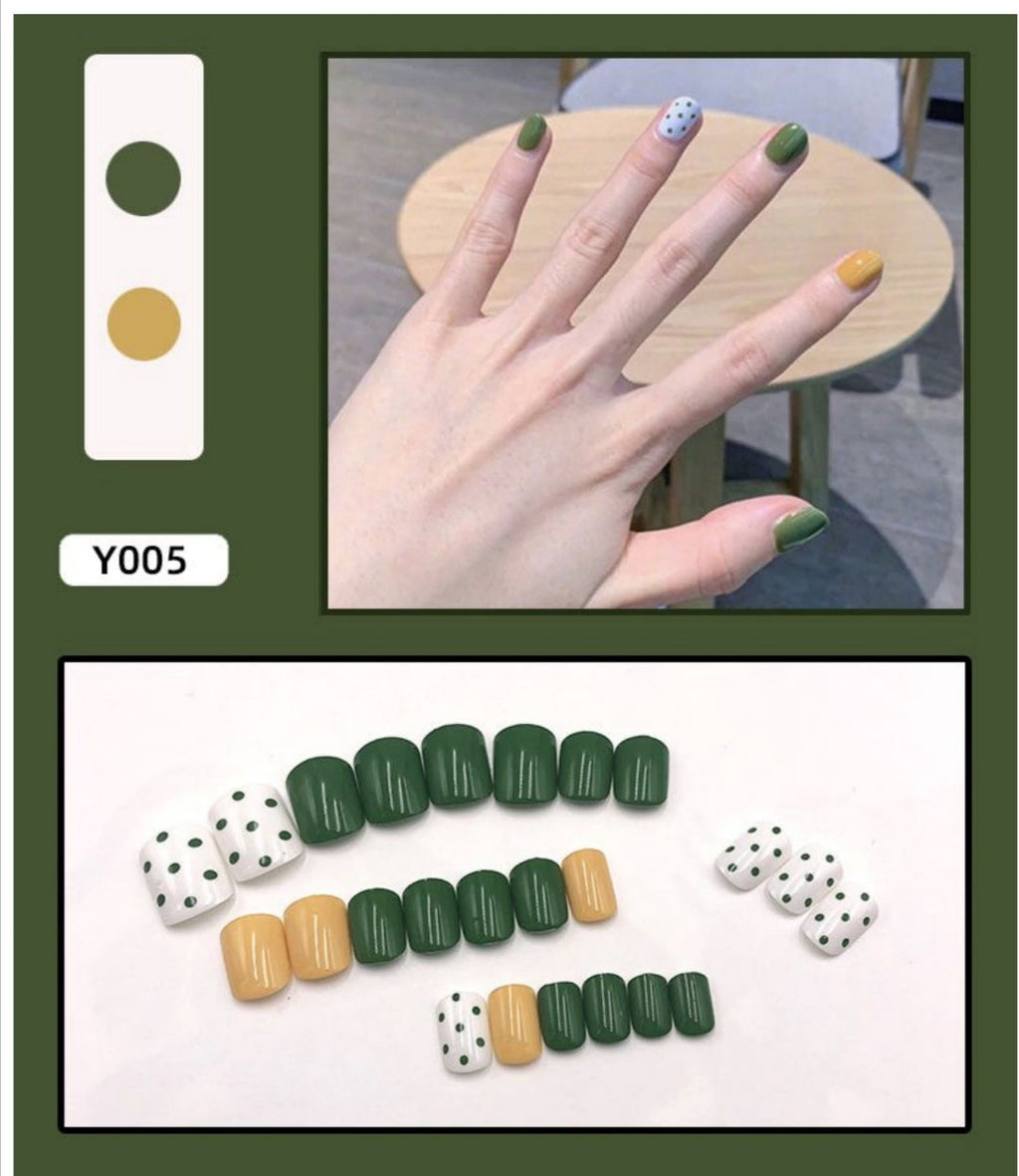 O.TWO.O STICK ON NAILS