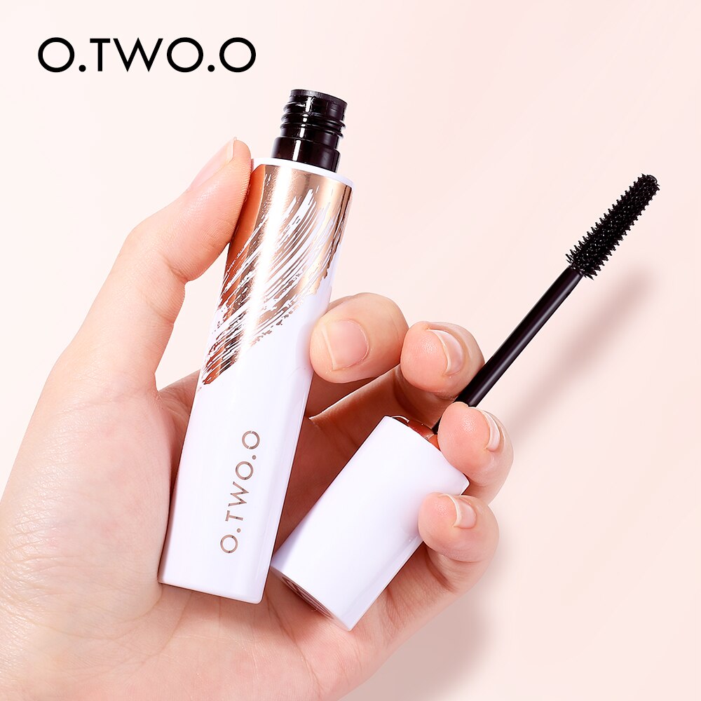 O.TWO.O LASH BOLD VOLUME LIFTING MASCARA