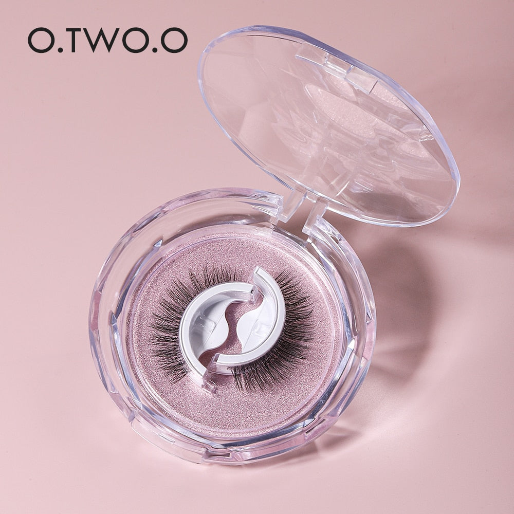 O.TWO.O SELF ADHESIVE EYELASHES