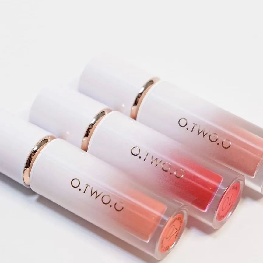 O.TWO.O MISTY CREAMY VELVET LIP MUD