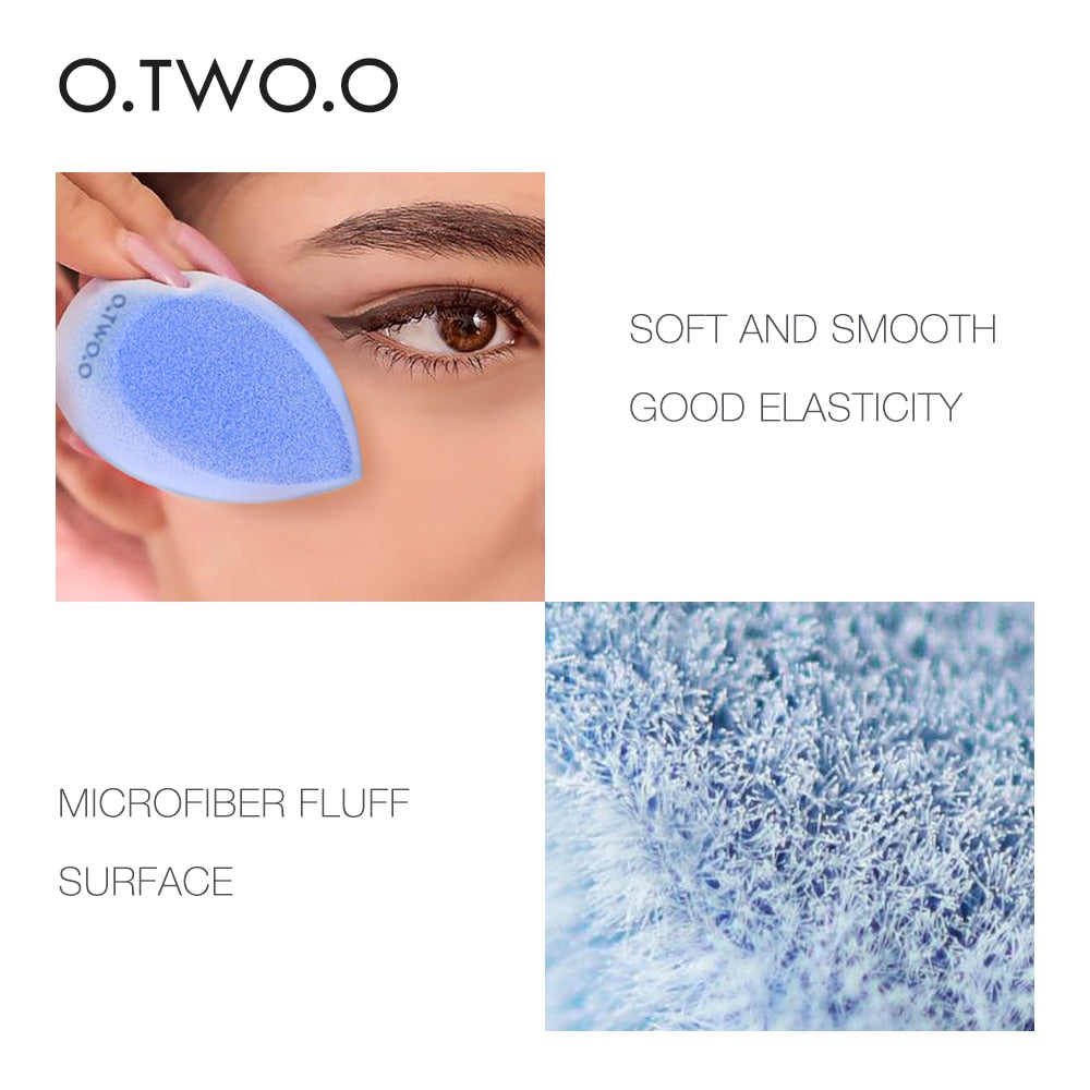 O.TWO.O SOFT & SMOOTH MICROFIBER BEAUTY BLENDER (BLUE)