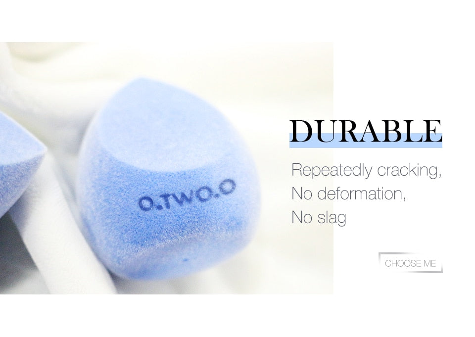 O.TWO.O SOFT & SMOOTH MICROFIBER BEAUTY BLENDER (BLUE)